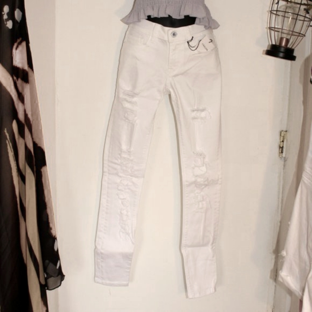 White Distressed Jeans in time for Summer!